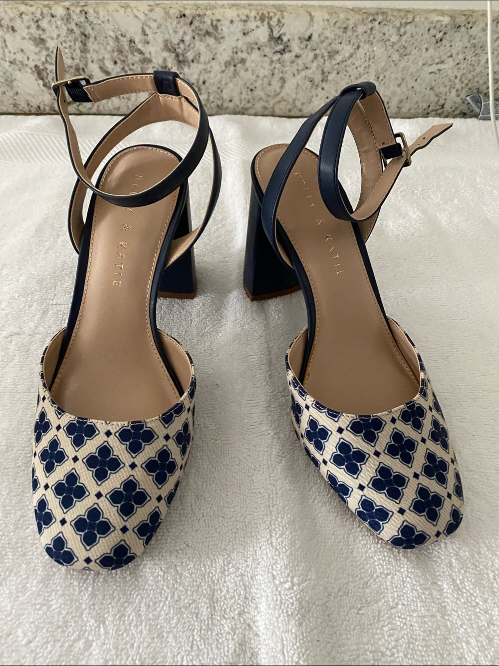 NEW KELLY & Katie Navy Patterned Block Heel Ankle Strap Pump SZ 8
